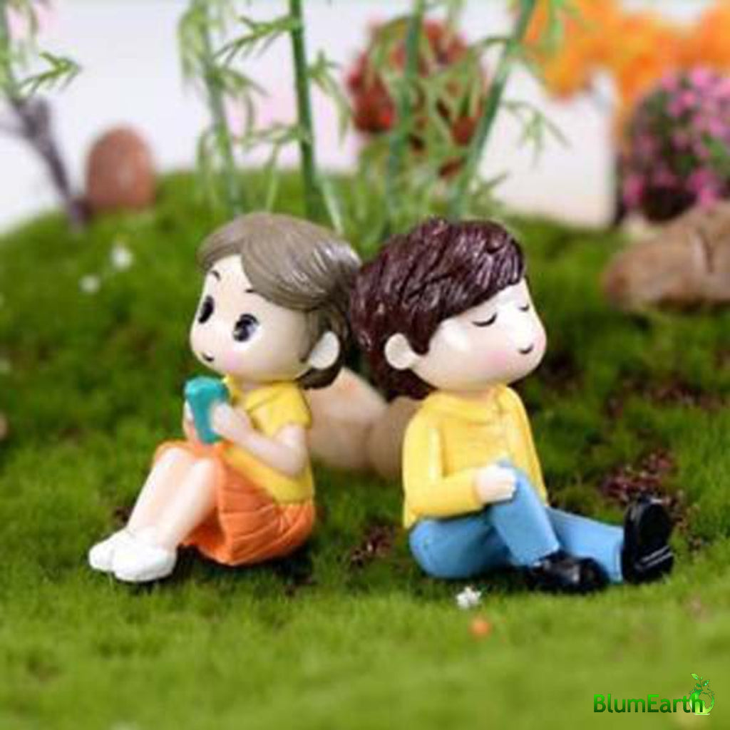 Cute Couple In The Garden Miniature Set