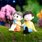 Load image into Gallery viewer, Cute Couple In The Garden Miniature Set
