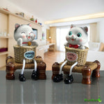 Load image into Gallery viewer, Cute Cat Couple With Hanging Legs Showpiece
